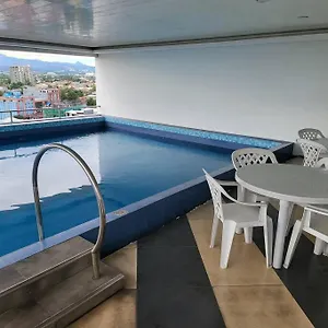 Sheryll Escapes - Kandi Big 1 Bedroom King Bed, Free Housekeeping, Fiber Fast Internet , Angeles Philippines